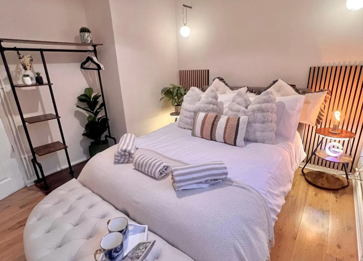 Central City 3 Minutes To Tower Of London Trendy Shoreditch Recently Refurbished 3 Bedrooms Sleeps 8 United Kingdom