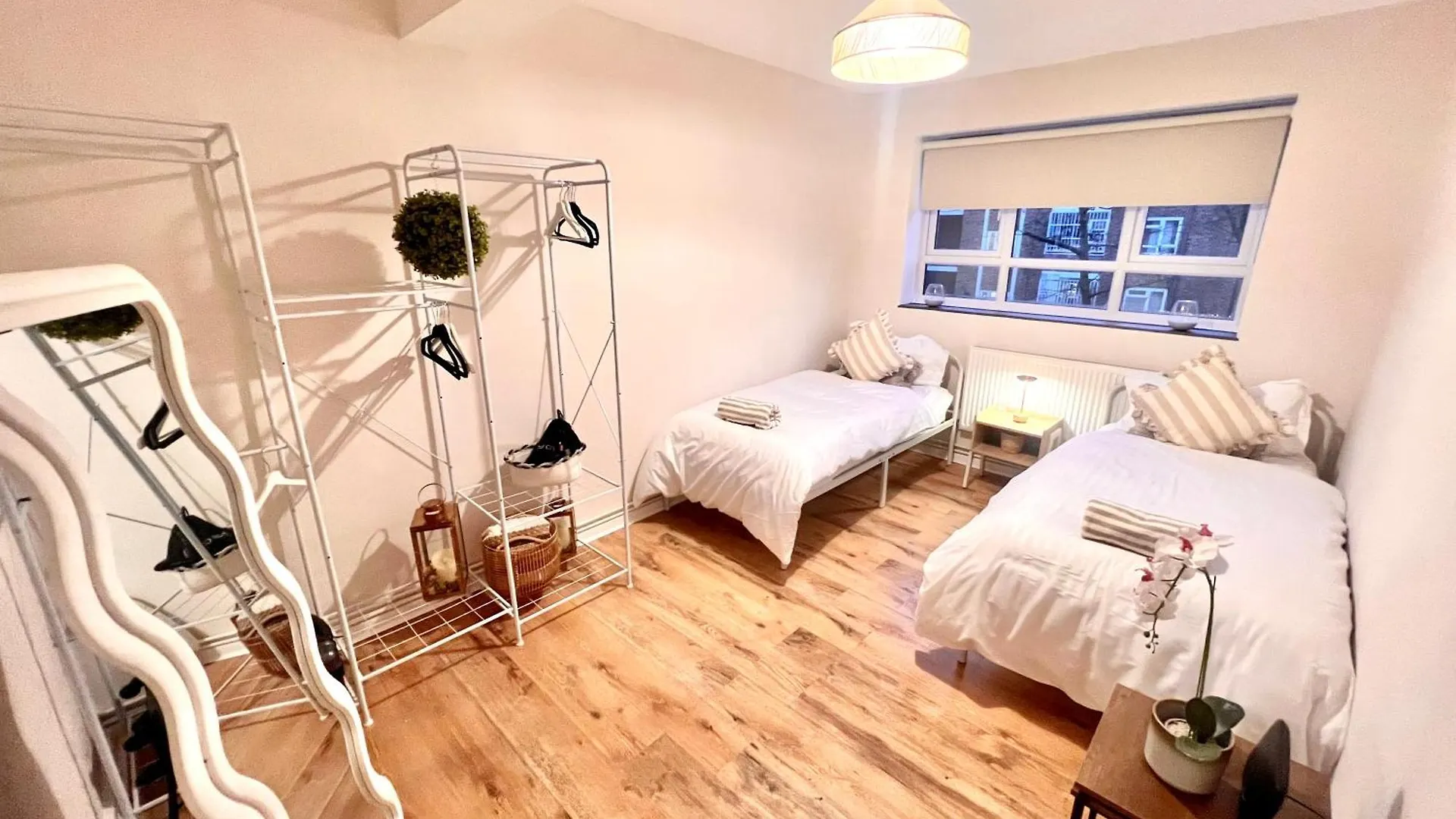 Central City 3 Minutes To Tower Of London Trendy Shoreditch Recently Refurbished 3 Bedrooms Sleeps 8 United Kingdom