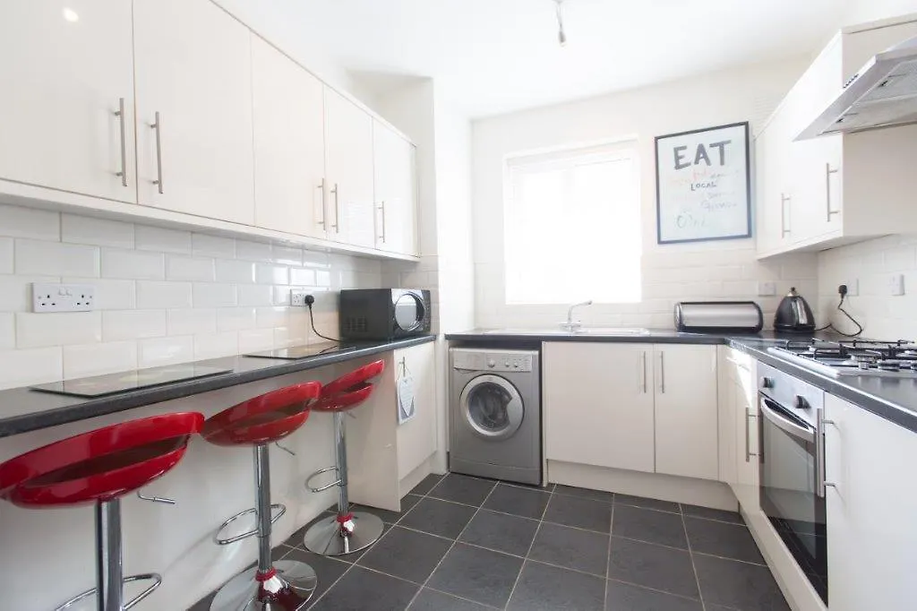Central City 3 Minutes To Tower Of London Trendy Shoreditch Recently Refurbished 3 Bedrooms Sleeps 8 0*,